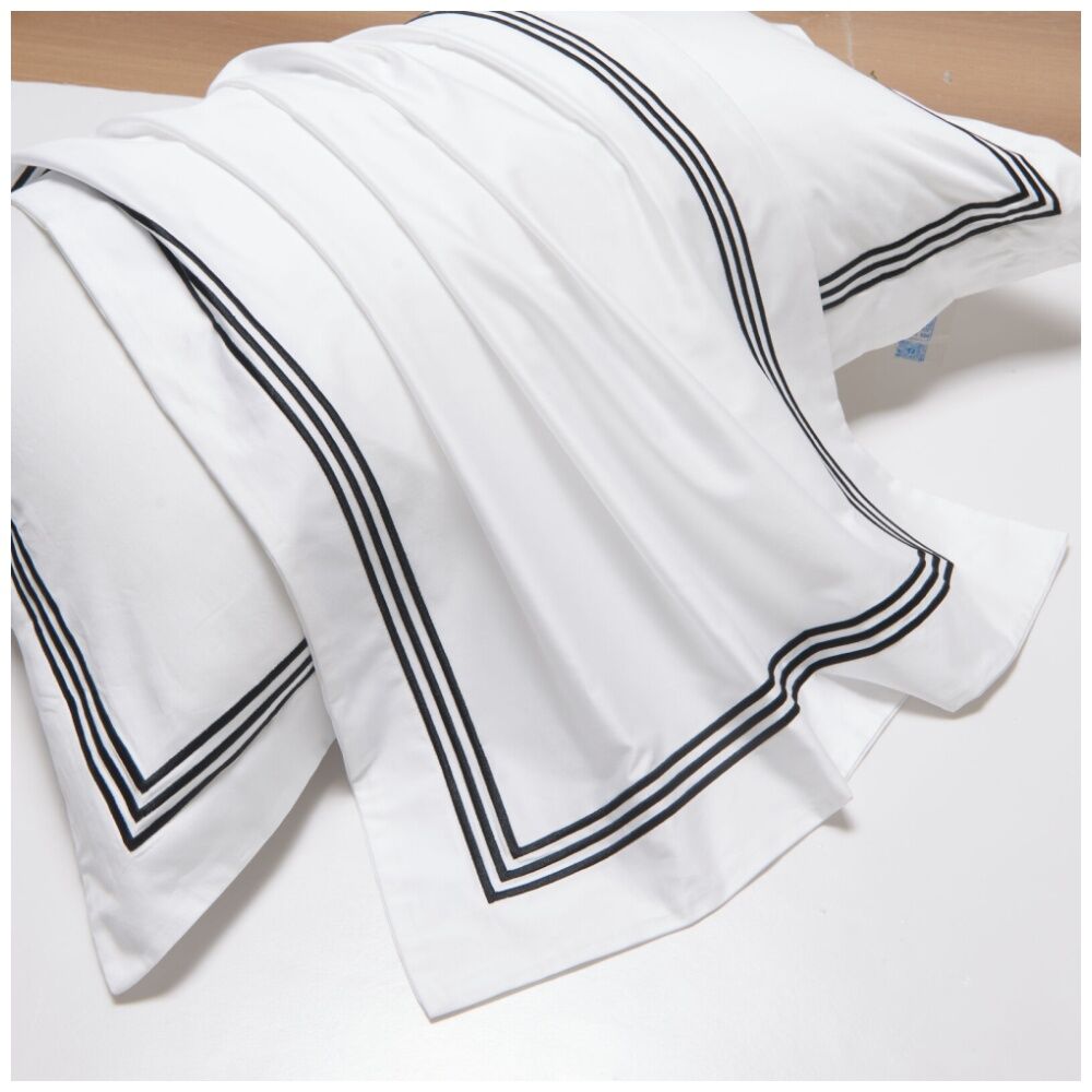 Grosvenor House 500TC Hotel Embroidered Tailored Pillowcase White With Black (2 Pack) — image 3