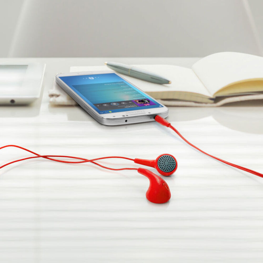 Iluv Red Bubble Gum 2 Earphones/Headphones In-Ear for iPhone/Android/iPod (2 Pack) — image 4