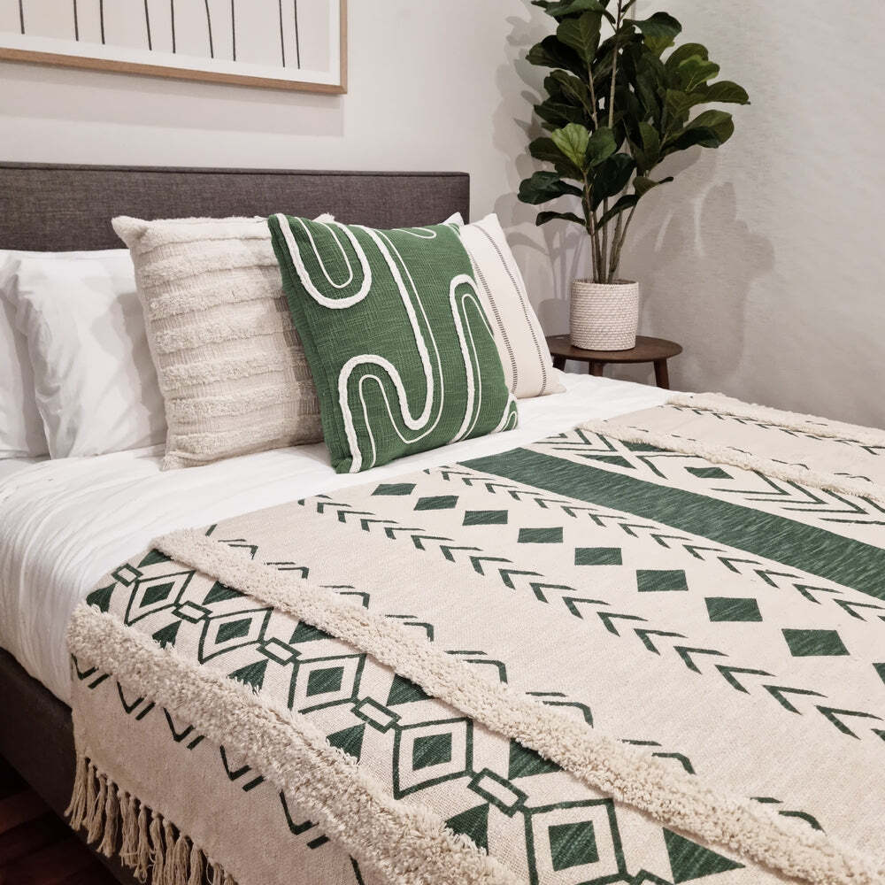 J. Elliot J.Elliot Andie 130x170cm Cotton Throw Blanket Home/Sofa Decor Cream & Foliage — image 4