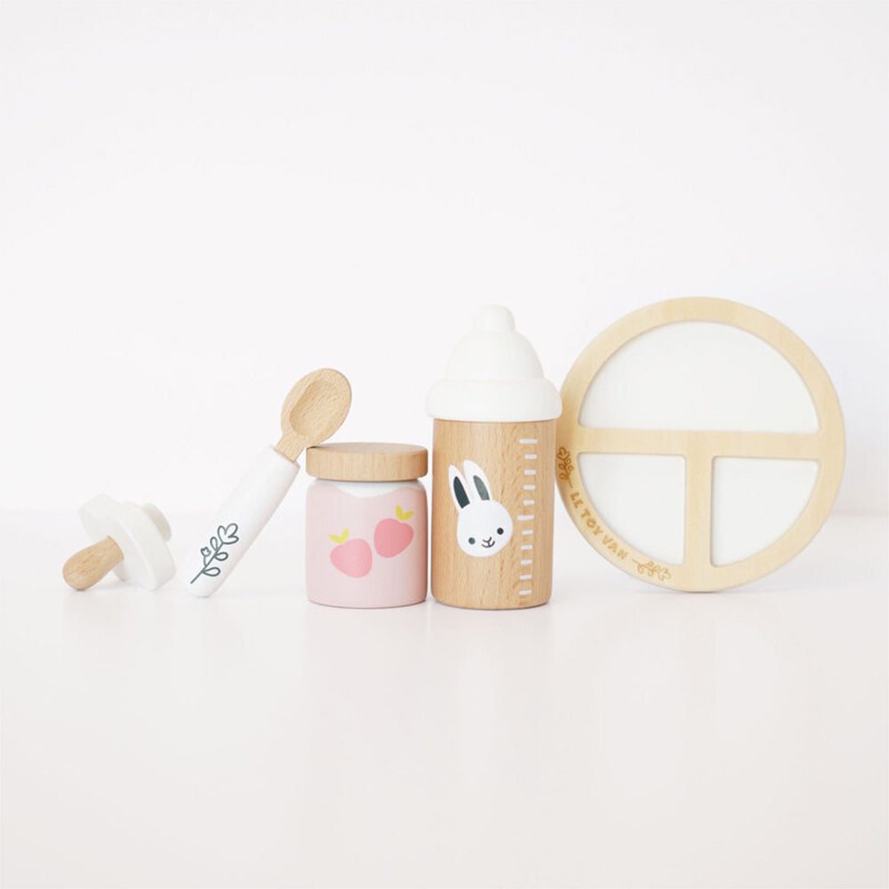 LE Toy Van Doll Nursing Set Kids/Children Pretend/Role Play Wooden Toy 3y+ — image 3