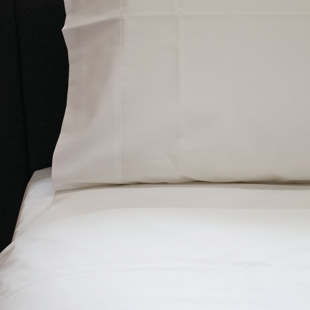 Jason Commercial Crisp Easy Care Bedroom Pillow Case with Cuff 48x73cm White — image 2