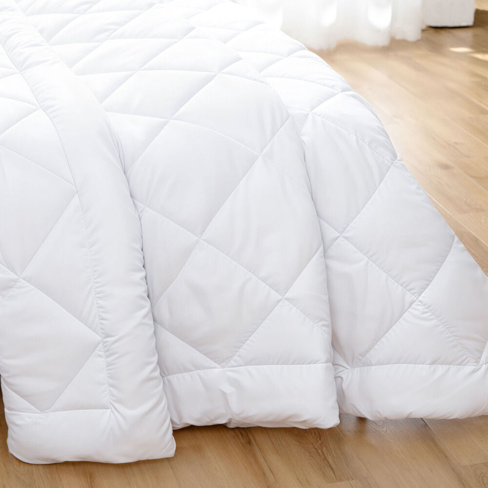 Hacienda 100% Microfiber & Bamboo Blend Antibacterial Quilt — image 5