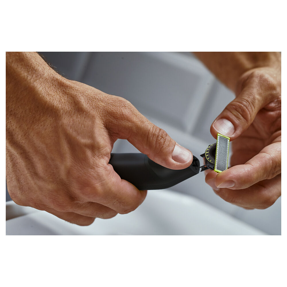 Philips Black OneBlade Men's Pro Face Cordless Electric Shaver Wet & Dry — image 3