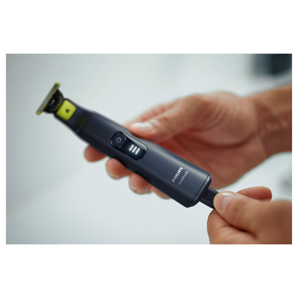 Philips Black OneBlade Men's Pro Face Cordless Electric Shaver Wet & Dry — image 2