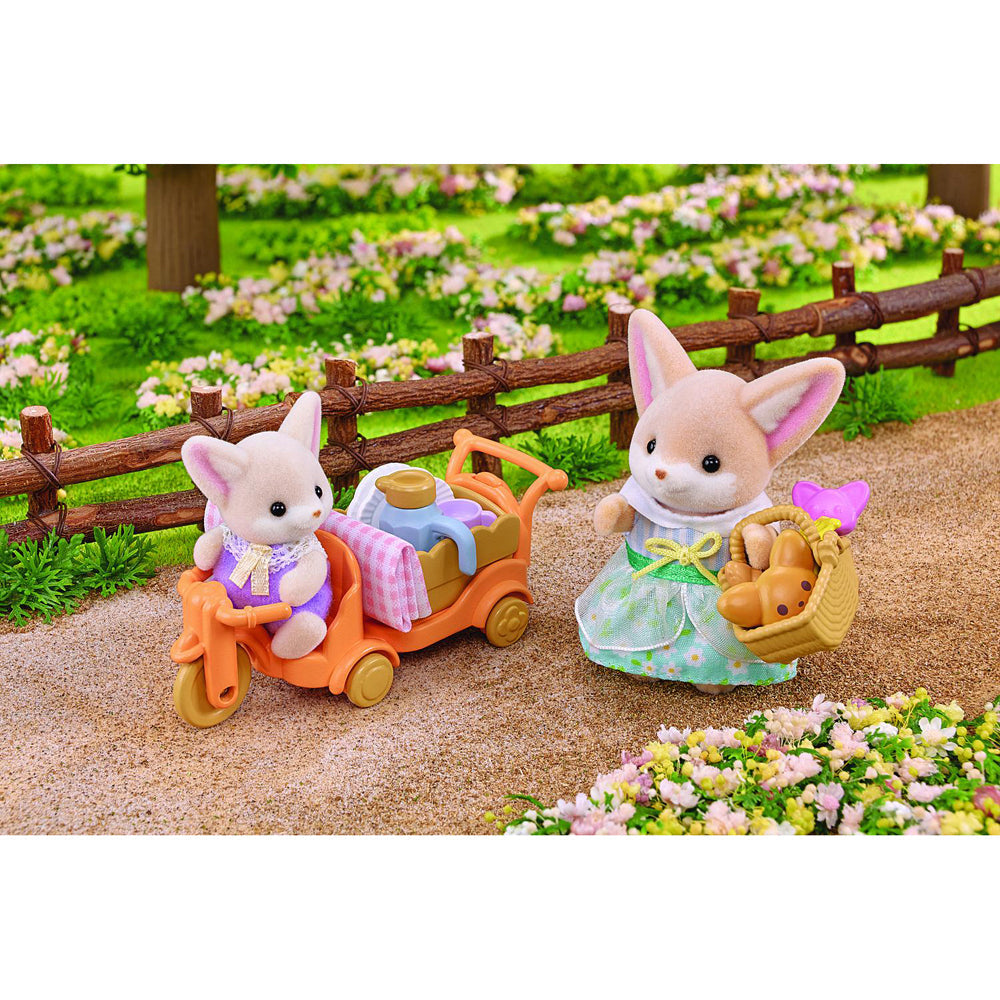 Sylvanian Families Sunny Picnic Set Kids/Child Miniature Figure Toy 3y+ (16 Pieces)