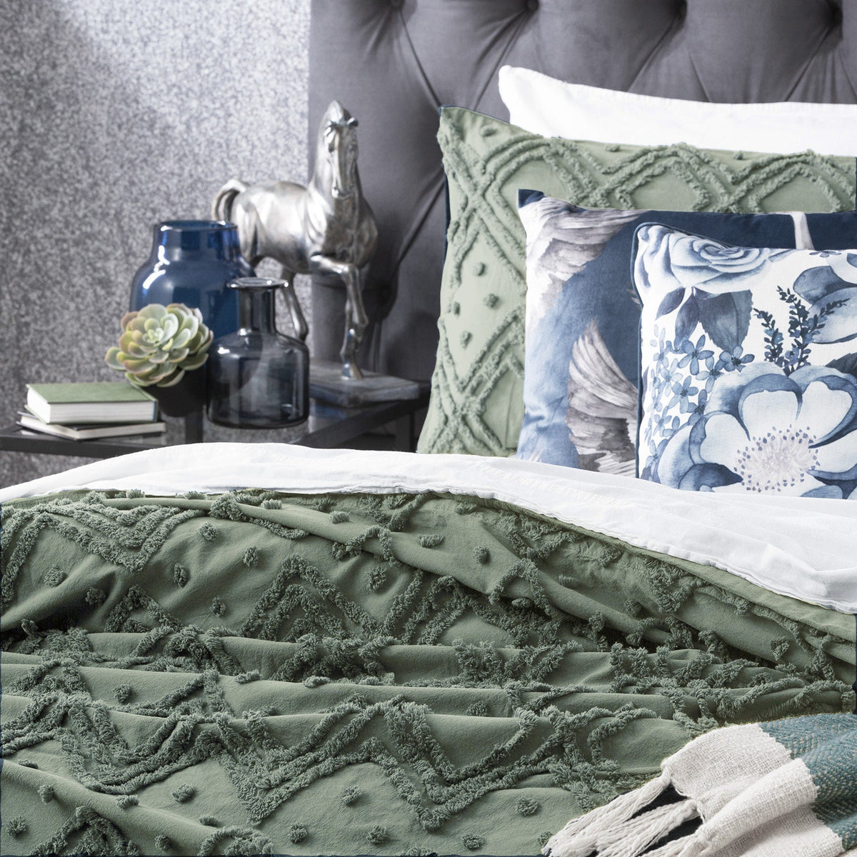 Park Avenue Medallion King Bed Quilt Cover Set/Pillowcase Vintage Washed Tufted Cotton Sage — image 2