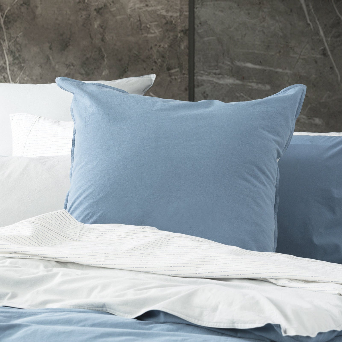 Renee Taylor Essentials King Bed Quilt Cover VINT Stone Washed Reversible Blue — image 4