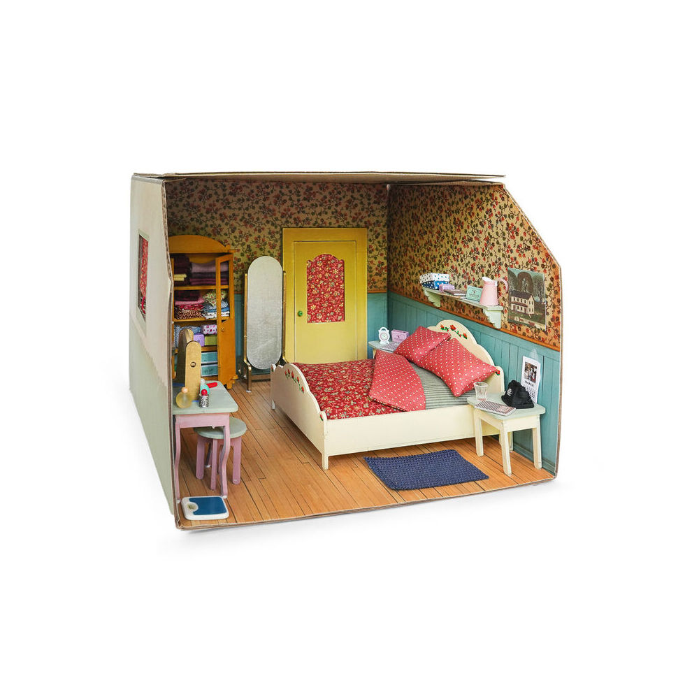 Sam & Julia Cardboard Room Master Bed Miniature Dollhouse Roombox Toy 6y+ — image 4