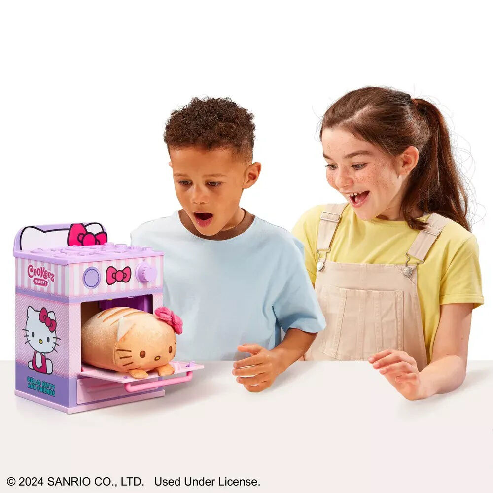 Cookeez Makery Scented Plush Toy Hello Kitty and Friends Oven Playset — image 2