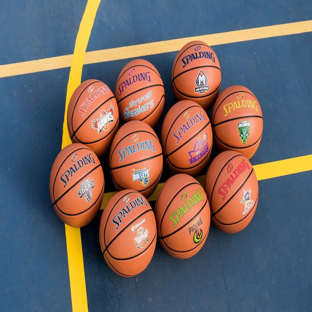 Spalding NBL Team Series Indoor Outdoor Basketball - Illawarra Hawks Size 7 — image 4