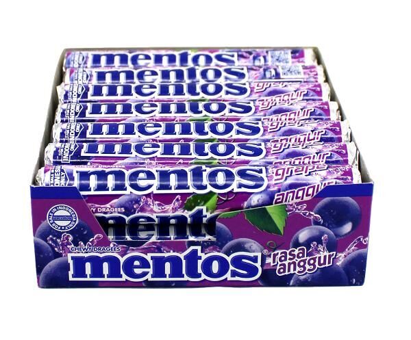 Mentos 14pc Mentos Grapes Candy Roll Lollies 29g Chewy Dragees Confectionery (12 Pack) — image 4