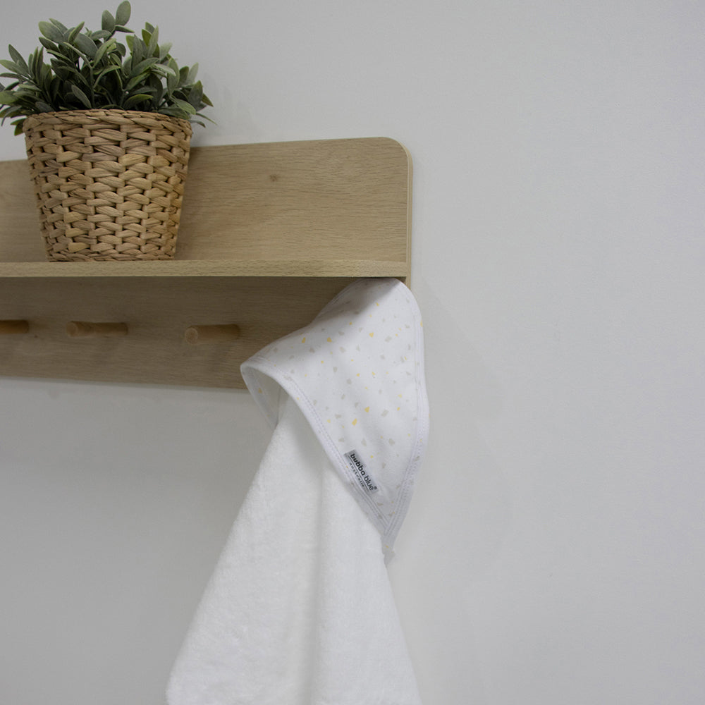 10353-bubba-blue-everyday-essentials-hooded-towel-terrazzo-white-75x75cm
