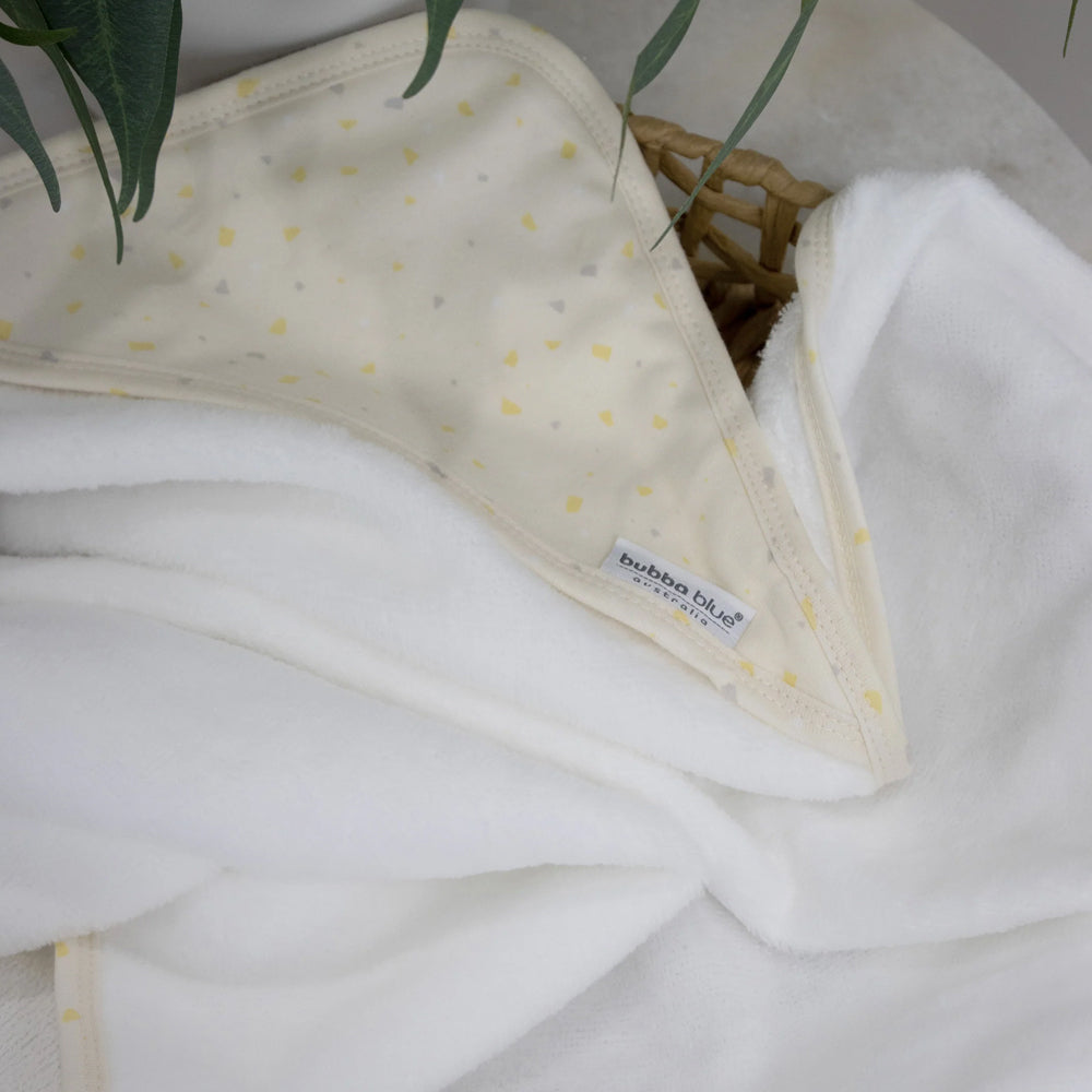 10384-bubba-blue-everyday-essentials-hooded-towel-terrazzo-wheat-75x75cm