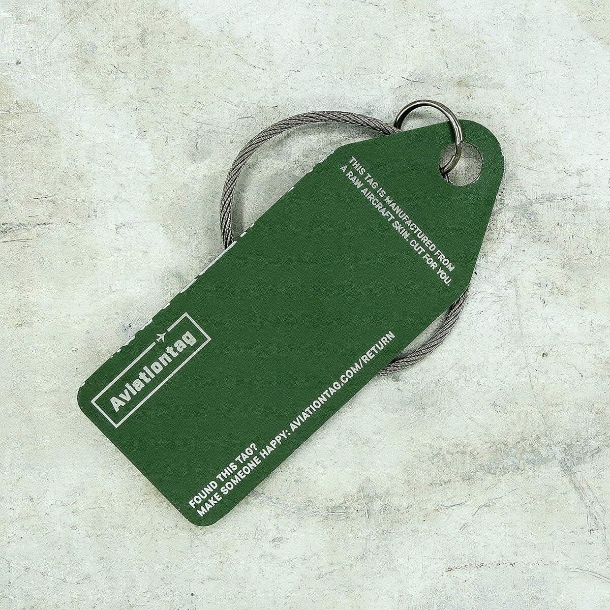 12021-aviationtag-douglas-dc-3-candy-bomber-keychain-14-5cm-tag-silver