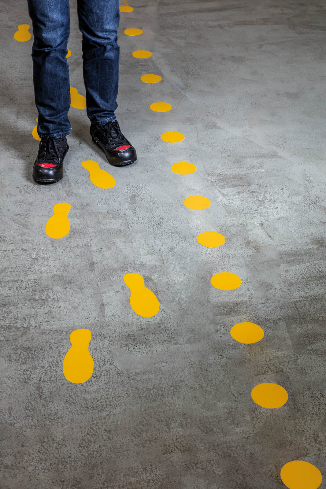 172704-10pk-durable-24cm-floor-marking-sign-shape-foot-yellow