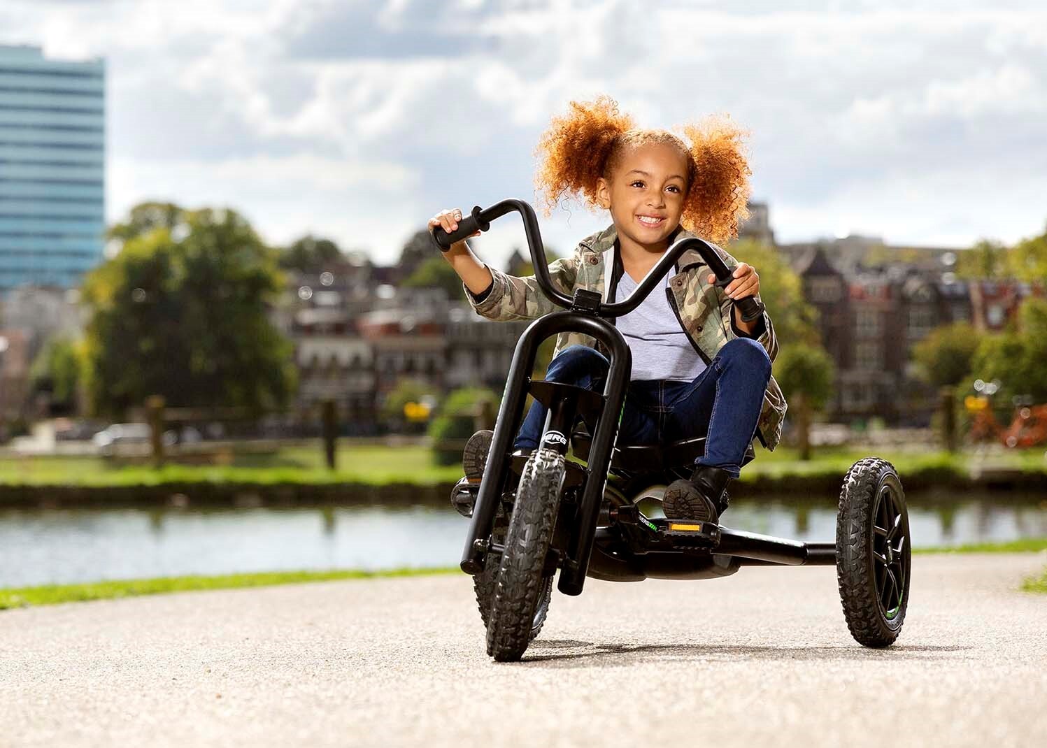 24-15-01-01-berg-choppy-neo-2-0-kids-childrens-pedal-go-kart-green-black-3-8y