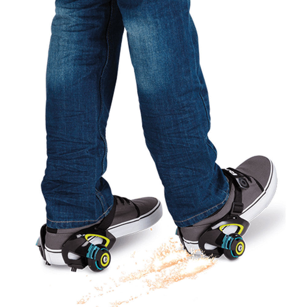 25056130-razor-jetts-heel-wheels-roll-n-spark-green