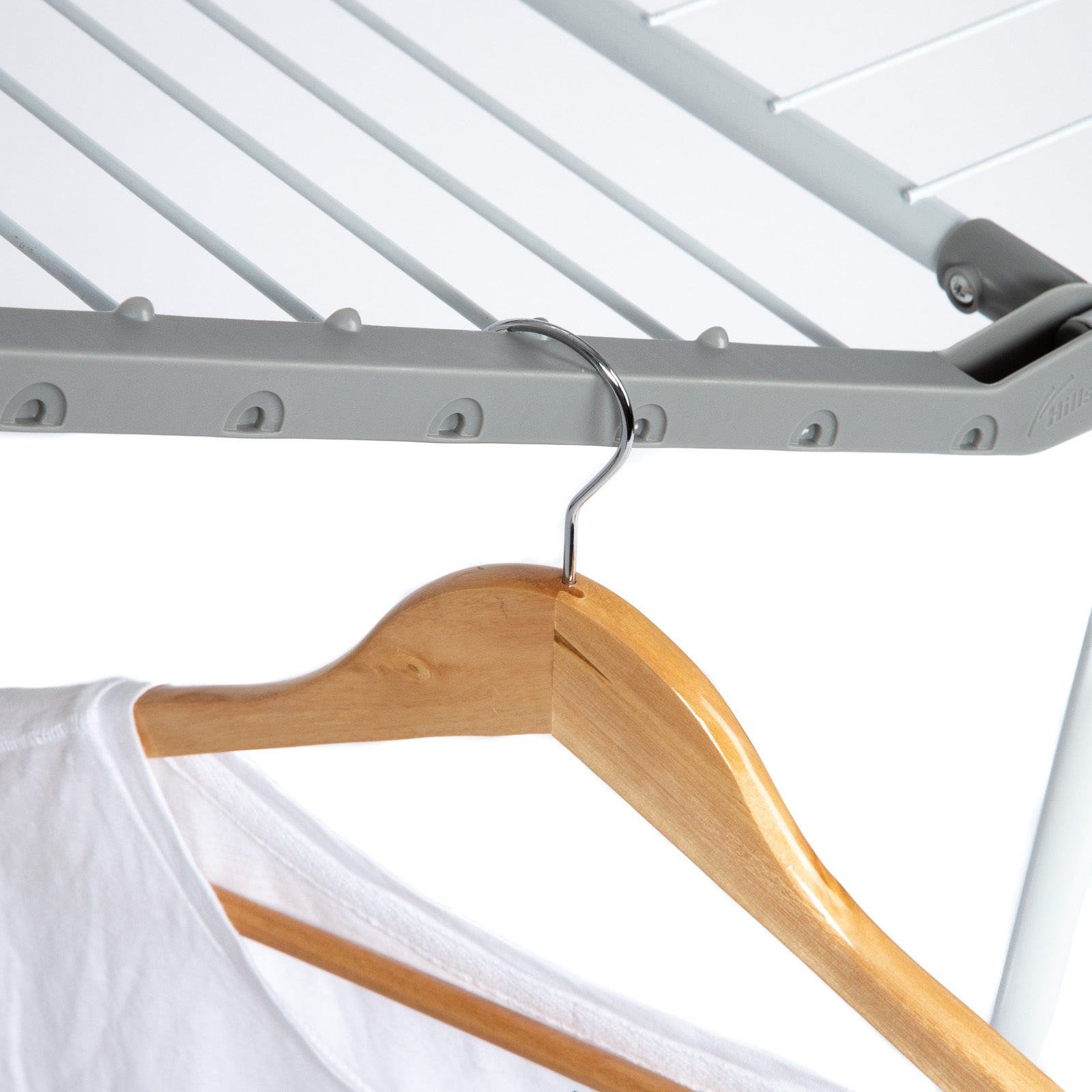 2747145-hills-premium-2-expanding-wings-clothes-airer-dryer