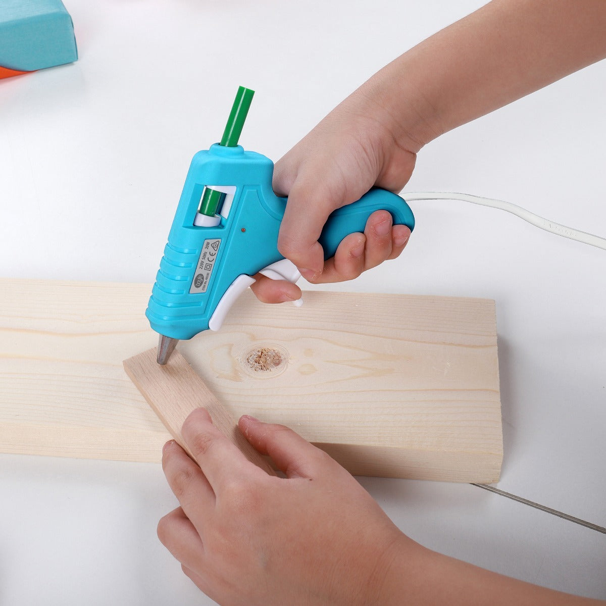 48300-boyle-20w-hot-melt-glue-gun-w-adhesive-sticks-pack