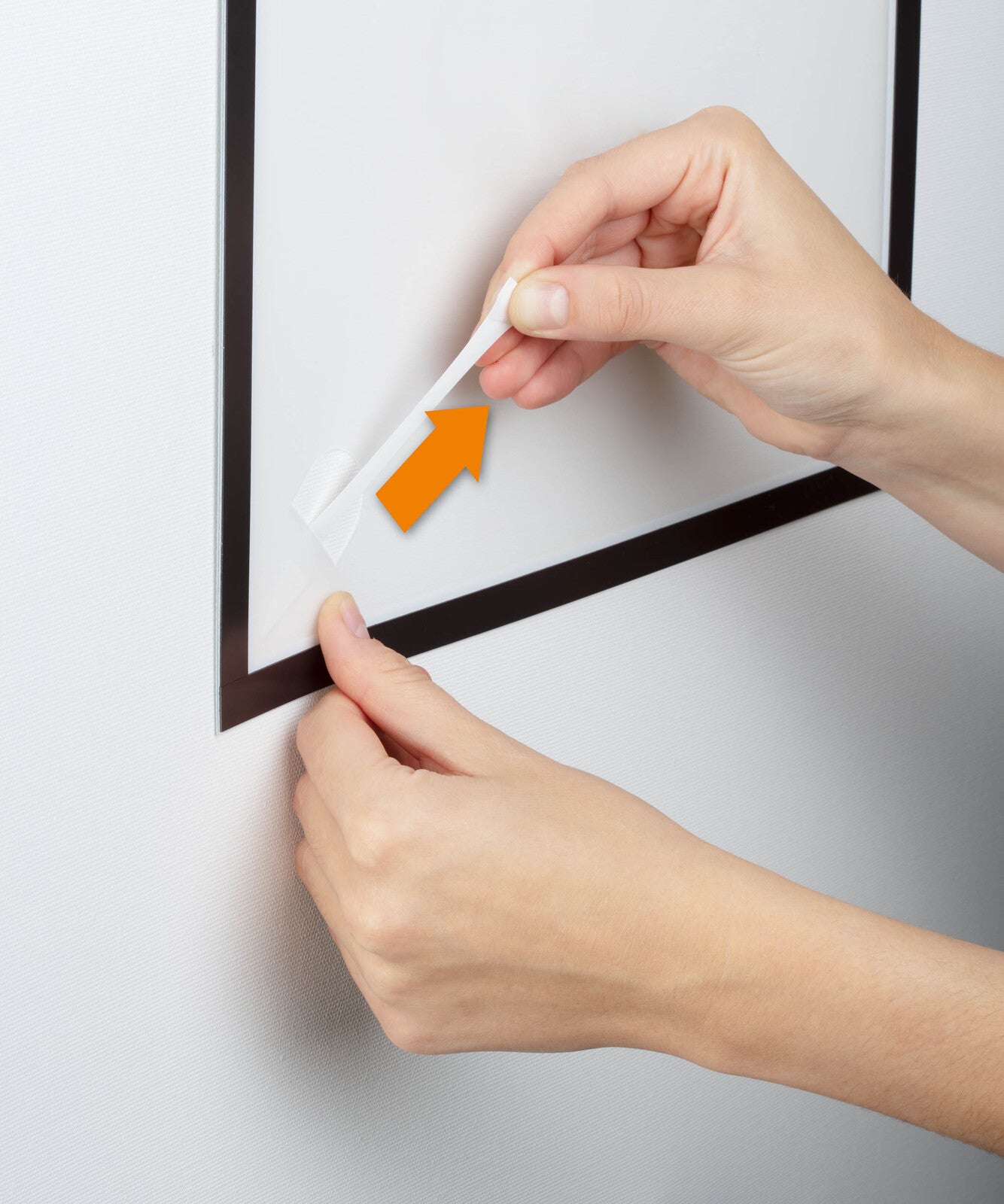 484301-durable-duraframe-wallpaper-a4-document-holder-w-adhesive-strips-black