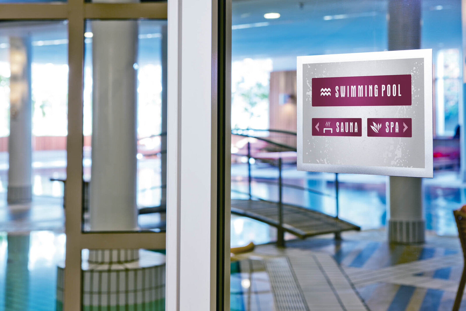 489923-durable-duraframe-a4-32cm-magnetic-sign-holder-silver