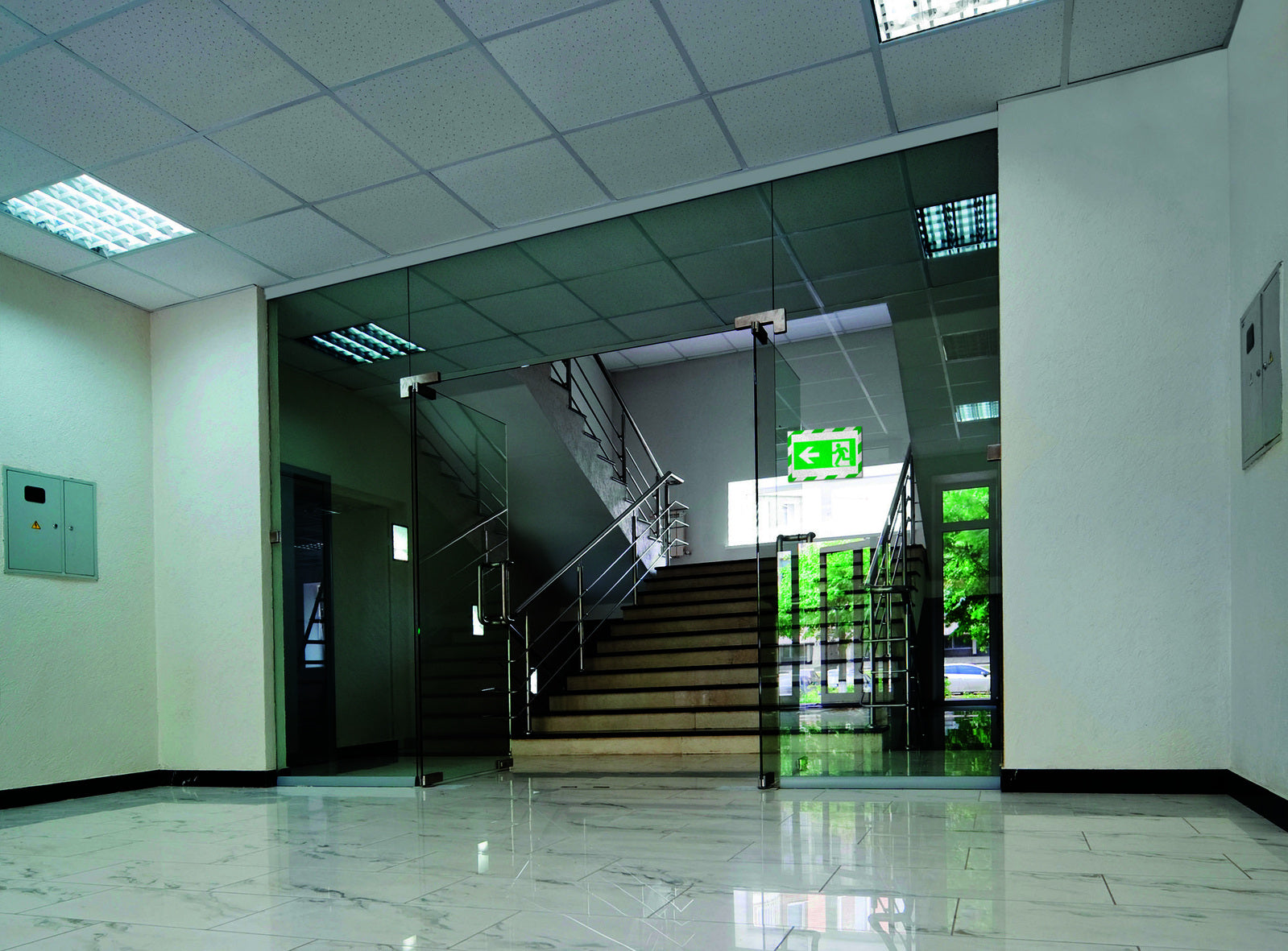 4944131-durable-duraframe-security-self-adhesive-a4-sign-display-green-white