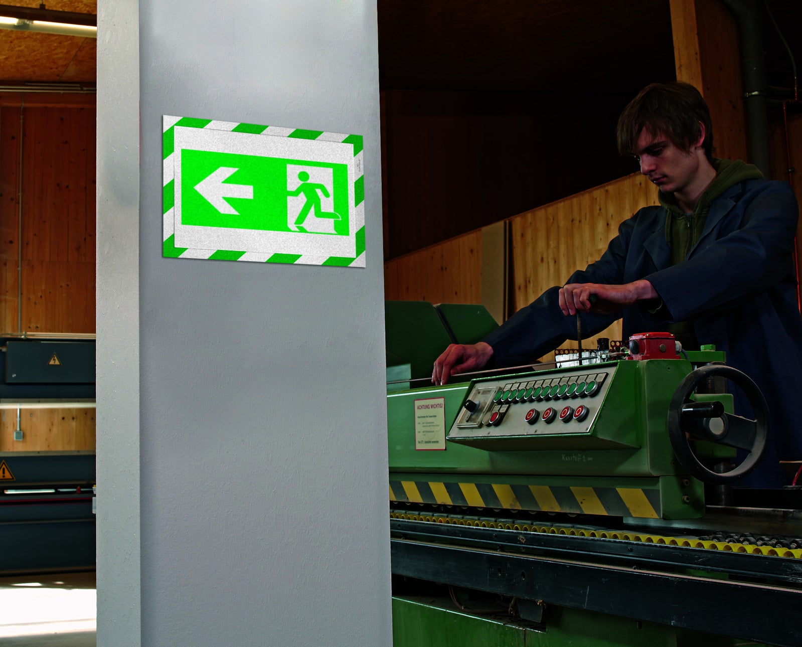 4944131-durable-duraframe-security-self-adhesive-a4-sign-display-green-white