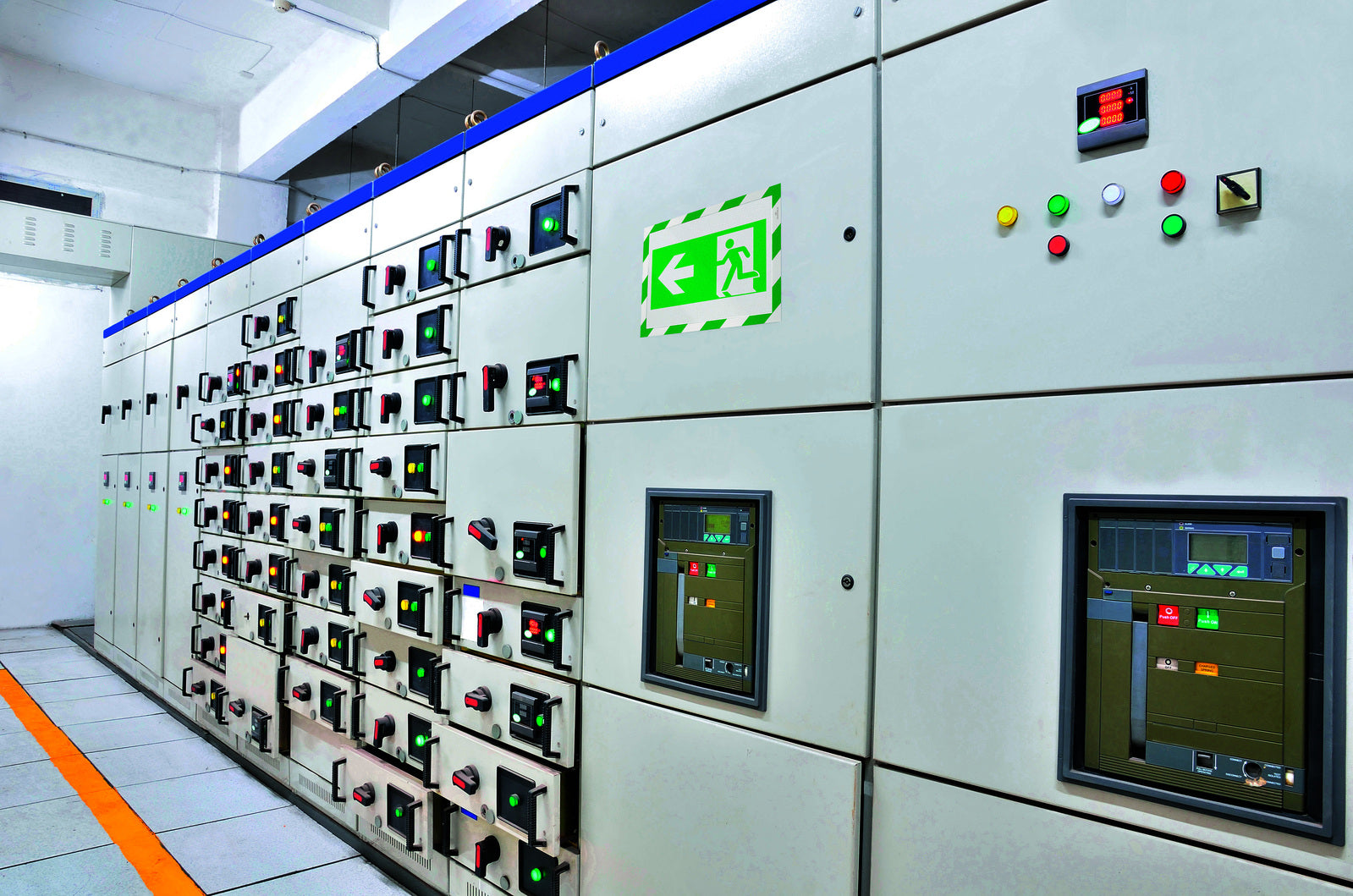 4945131-5pk-durable-duraframe-magnetic-security-a4-warning-sign-green-white