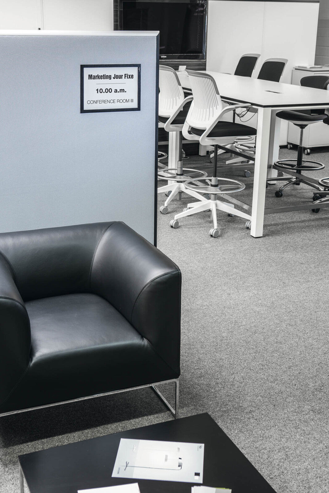 496801-durable-duraframe-grip-wall-textile-surface-a4-black