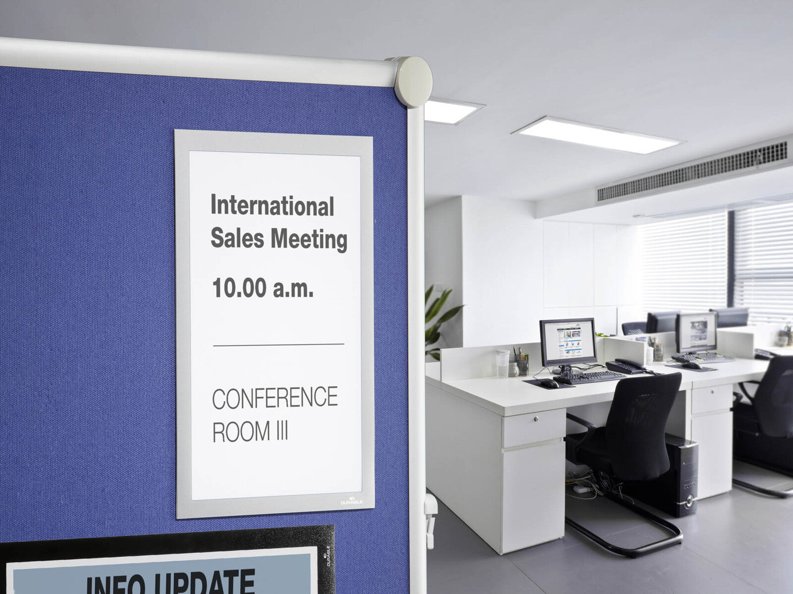 496823-durable-duraframe-grip-a4-document-holder-silver