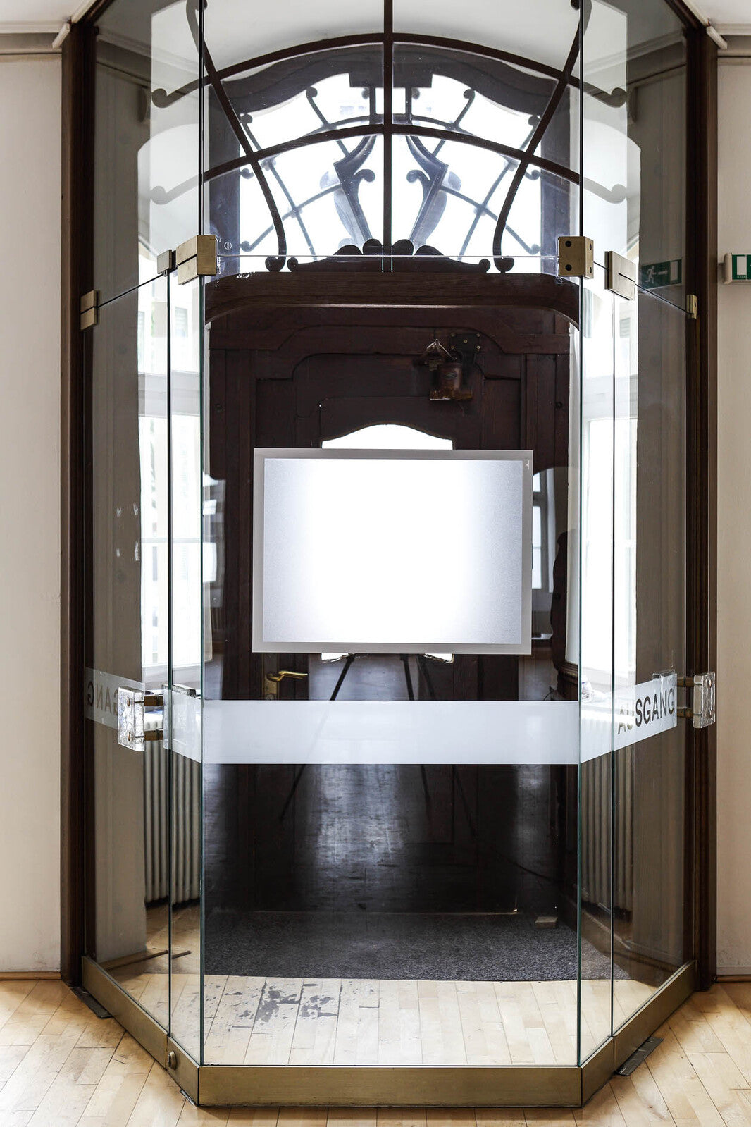 499623-durable-duraframe-50x70cm-magnetic-poster-frame-silver