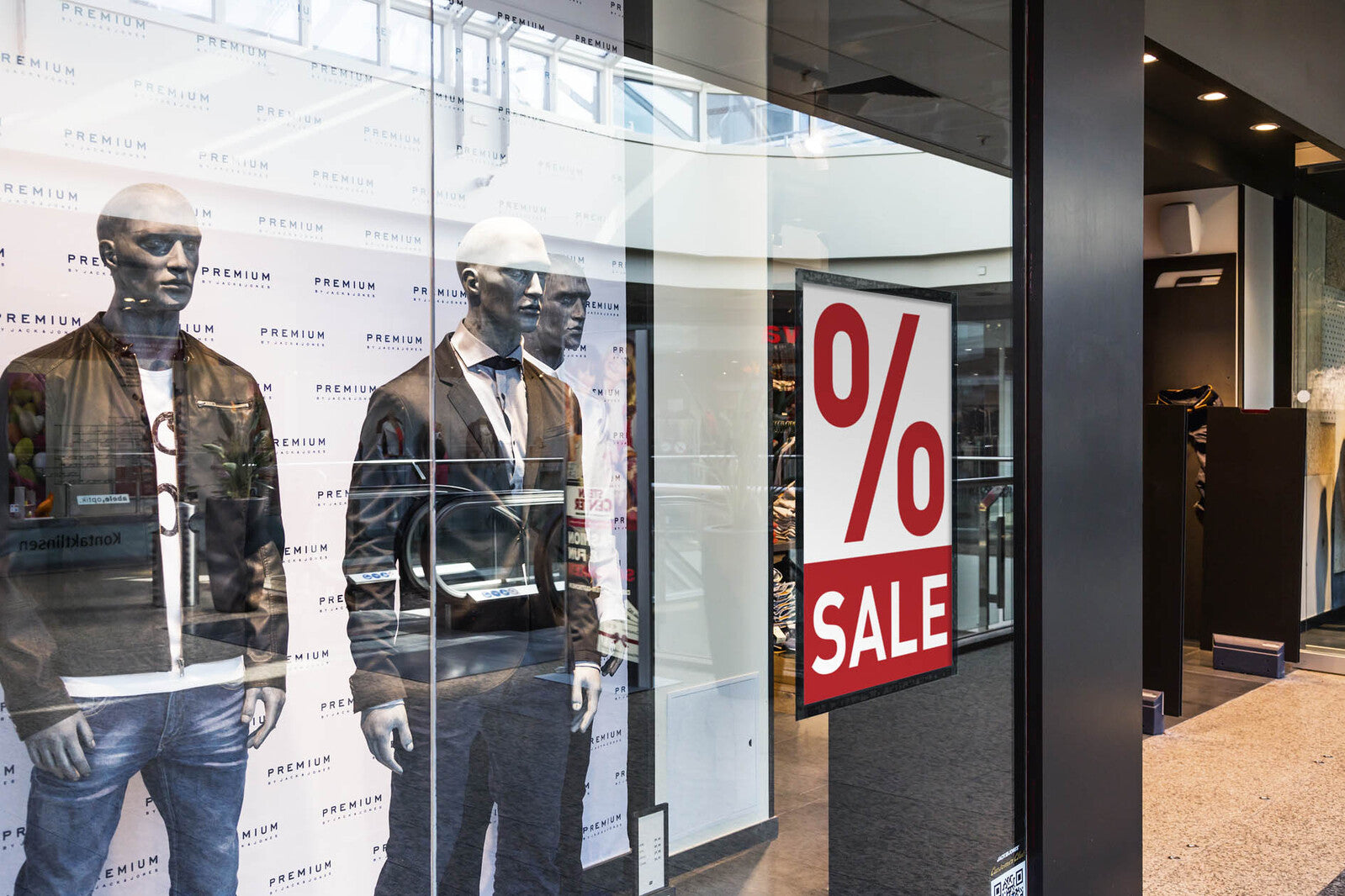 499701-durable-duraframe-a1-poster-signage-holder-black