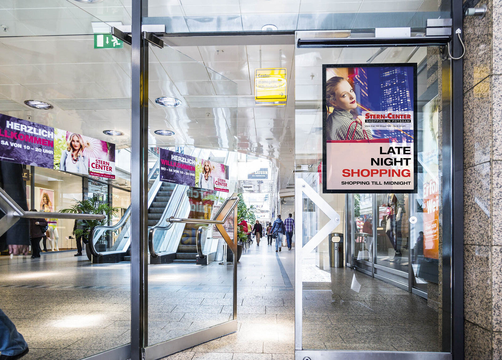 499701-durable-duraframe-a1-poster-signage-holder-black