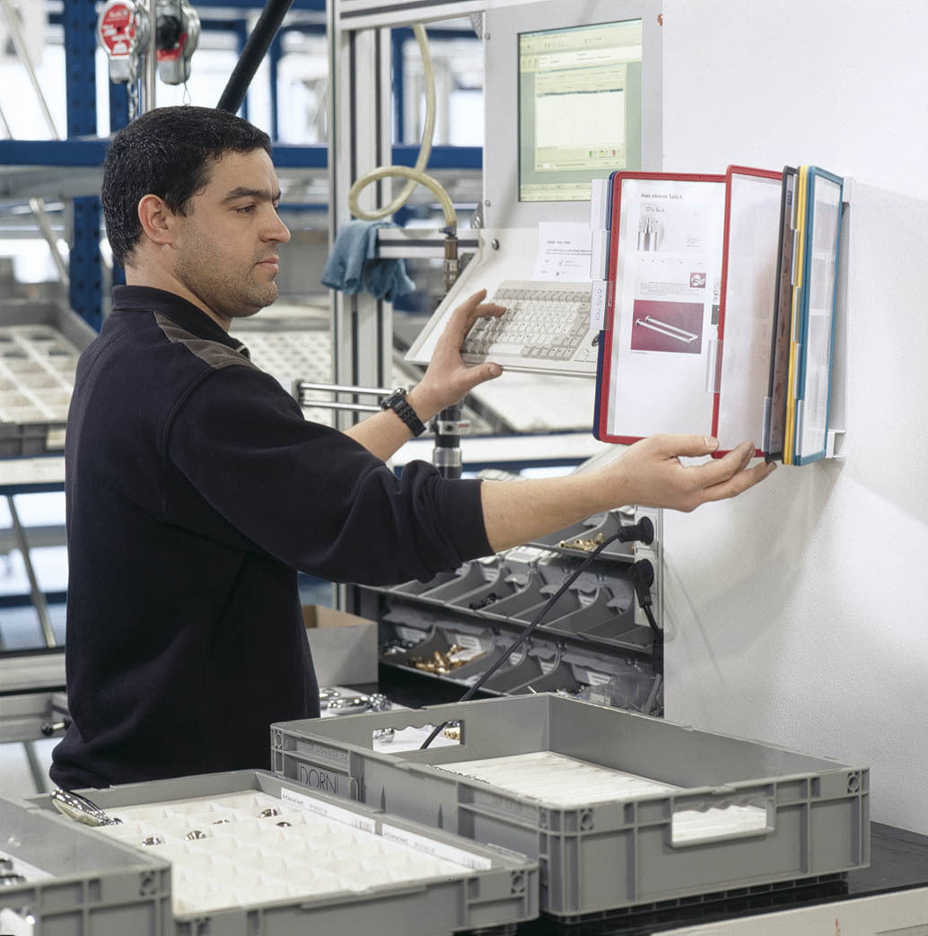 556700-durable-vario-wall-a4-document-display-panel-system-w-10-asst-sleeves