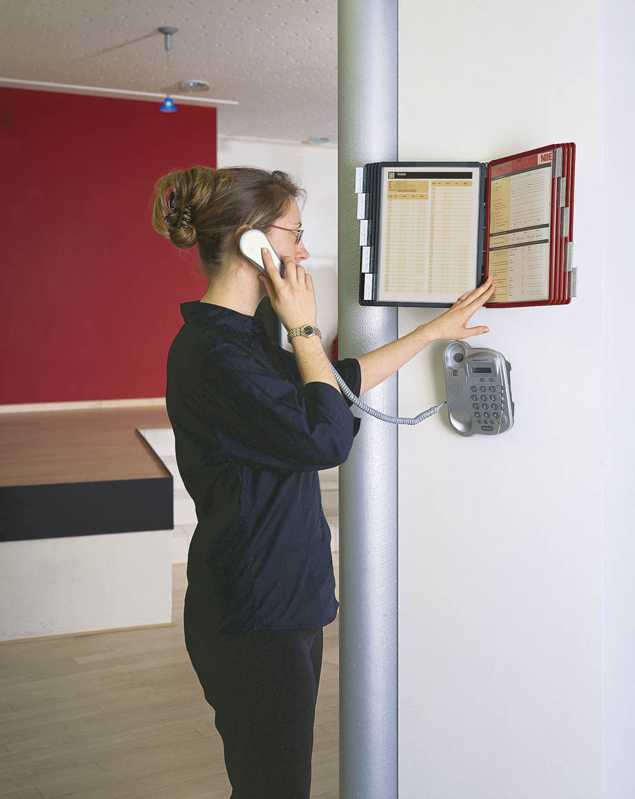 563100-durable-a4-sherpa-wall-w-10-display-panel-black-red