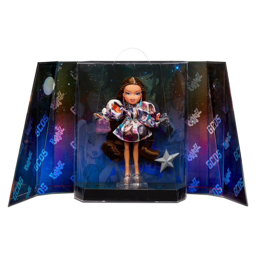 573470-ya-bratz-x-gcds-designer-fashion-doll-yasmin-14y