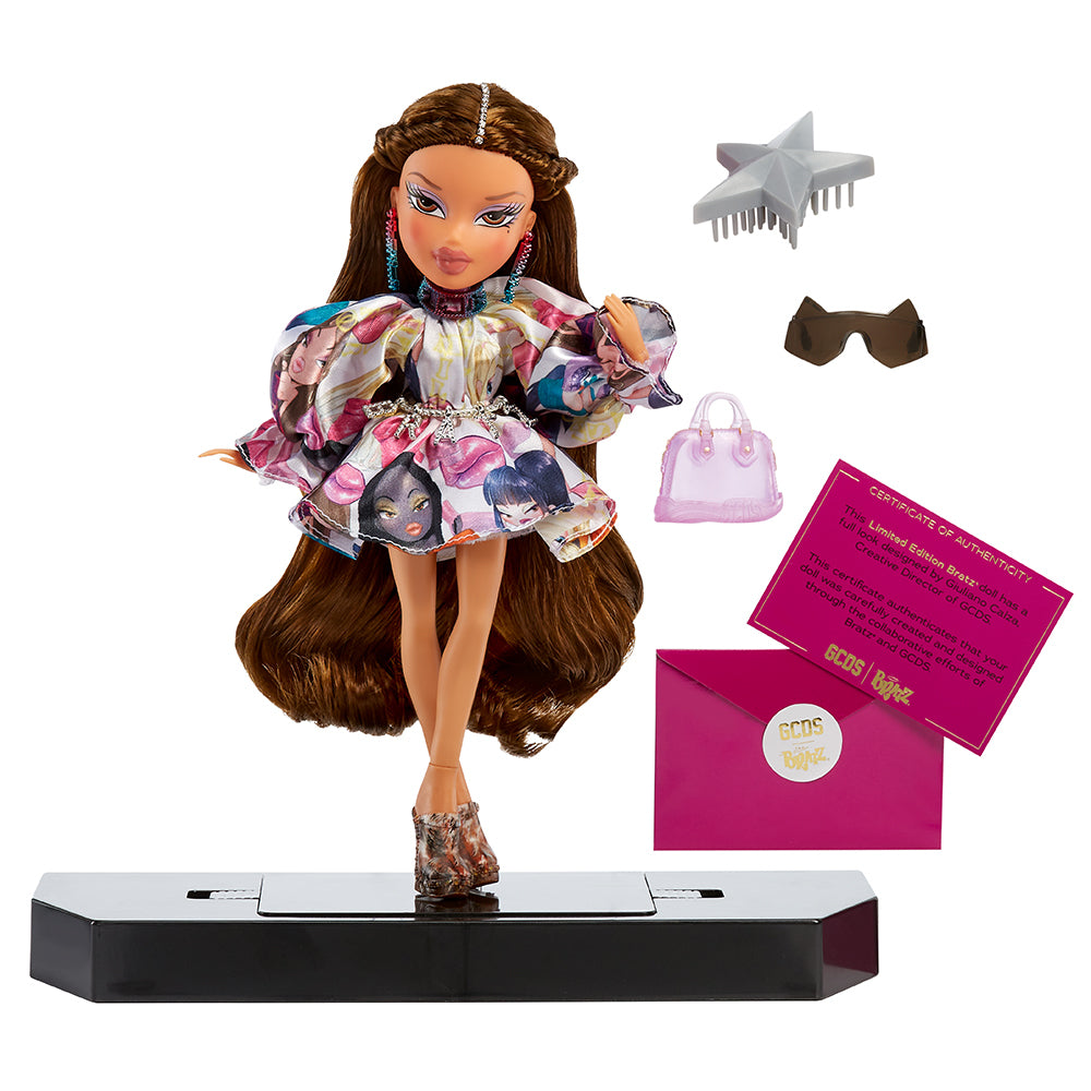 573470-ya-bratz-x-gcds-designer-fashion-doll-yasmin-14y