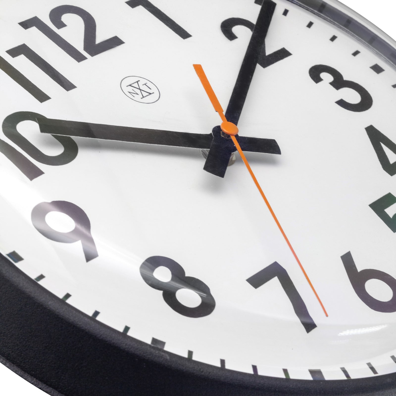 577367zw-nextime-peter-plastic-analogue-26cm-wall-clock-black