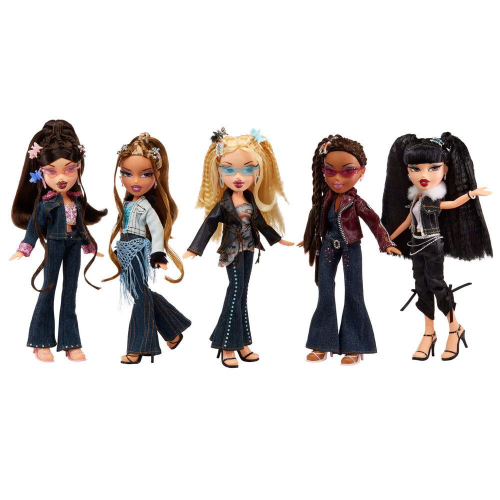 584704-cl-bratz-girls-nite-out-collection-21st-birthday-edition-cloe-25cm-doll-6y