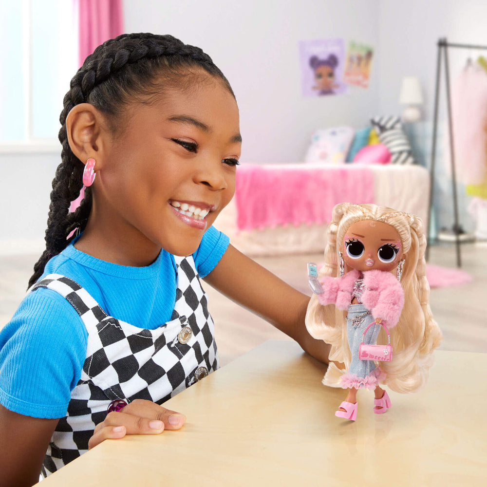 588702-of-l-o-l-surprise-tweens-series-4-doll-olivia-flutter-16-5cm-4