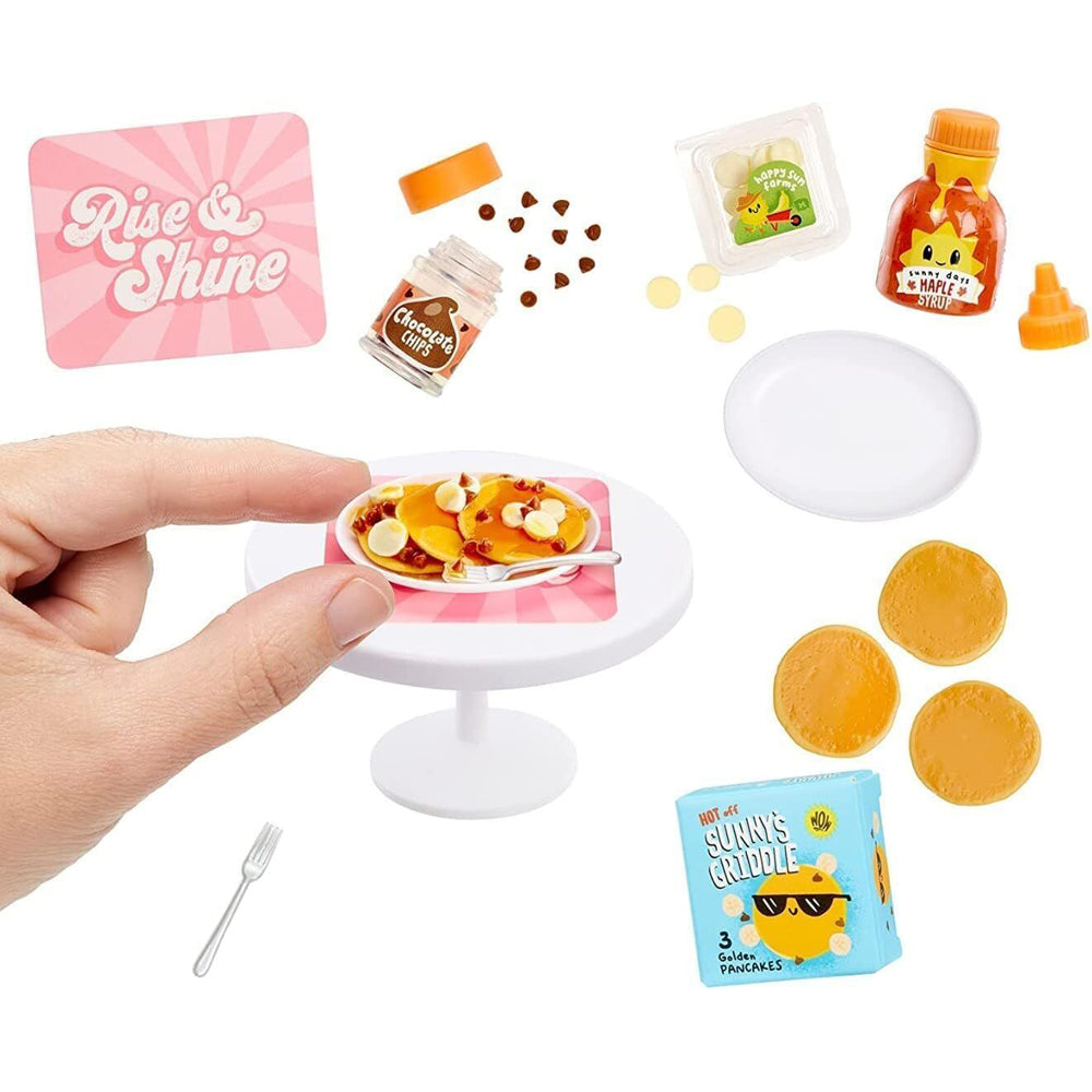 593782-mgas-miniverse-make-it-mini-diner-holiday-theme-assorted-8
