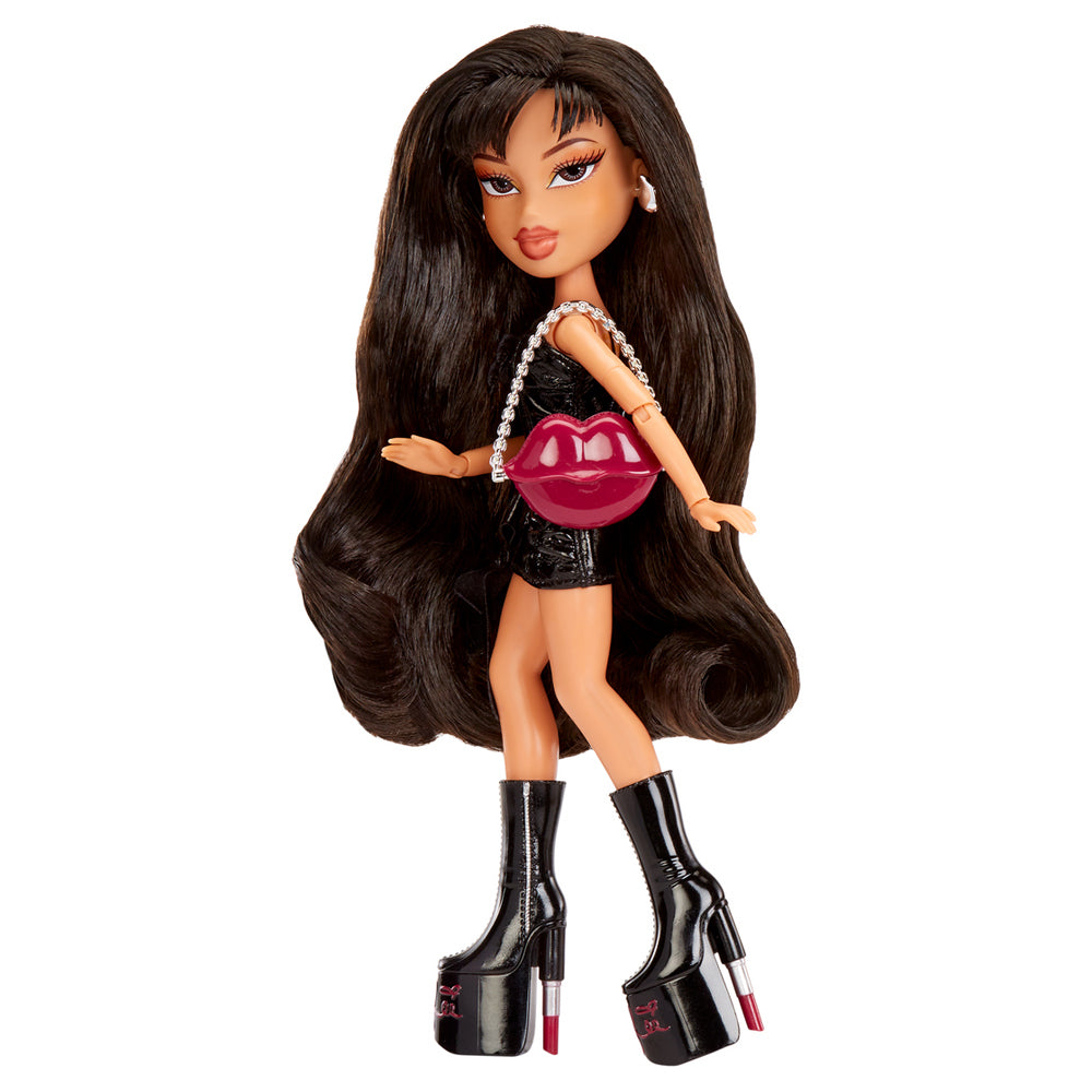 594772-bratz-x-kylie-jenner-celebrity-day-outfit-doll-6