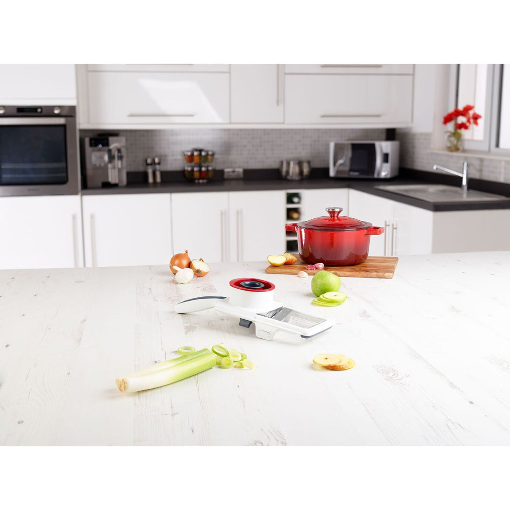 1328-zyliss-easy-control-handheld-slicer-w-adjustable-blade