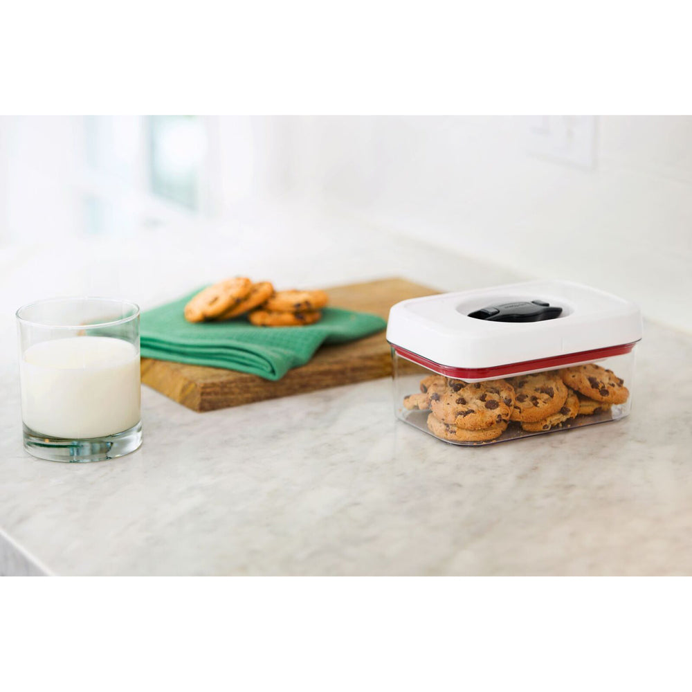 14660-zyliss-twist-seal-0-475l-16cm-rectangle-container-white