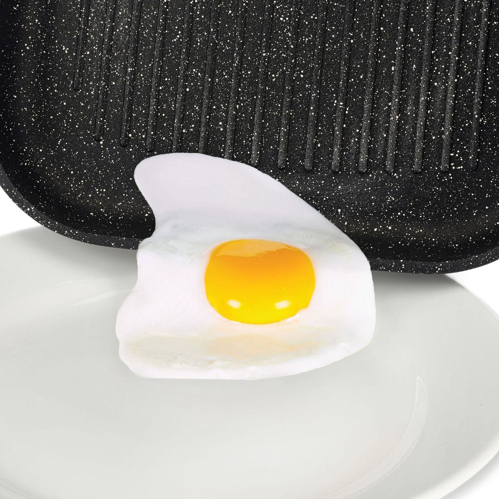 14704-zyliss-ultimate-forged-aluminium-non-stick-26cm-square-grill-pan-black