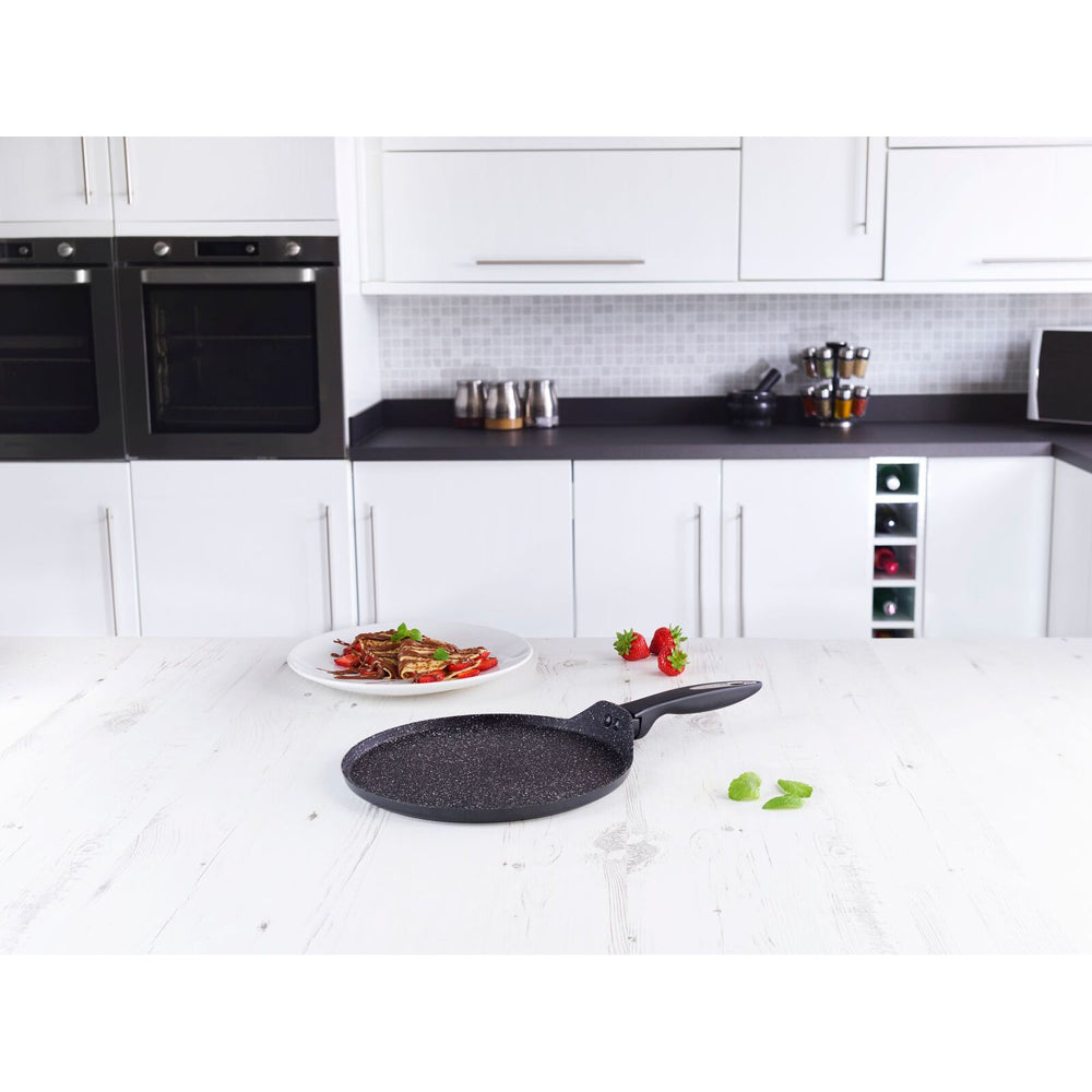 14708-zyliss-ultimate-forged-aluminium-non-stick-25cm-round-crepe-pan-black