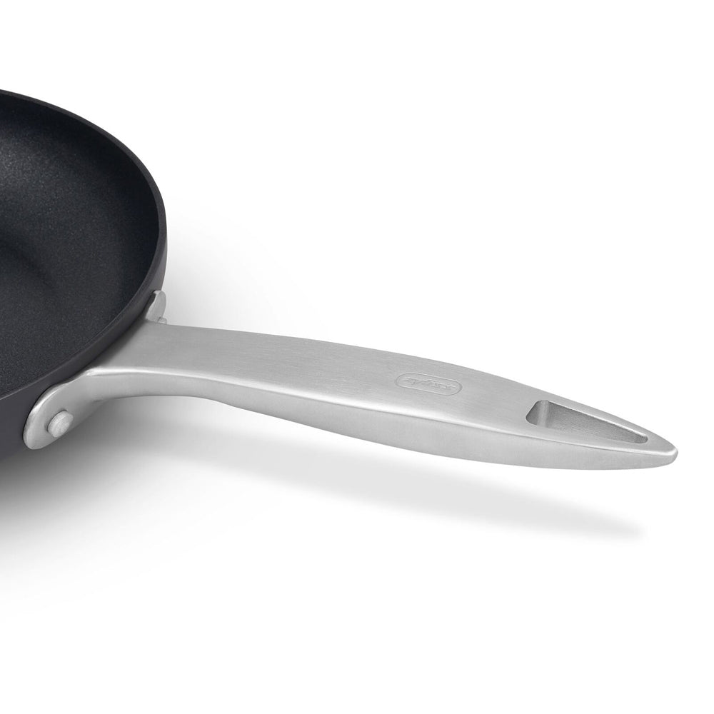 14721-zyliss-ultimate-pro-non-stick-aluminium-24cm-round-frying-pan-black