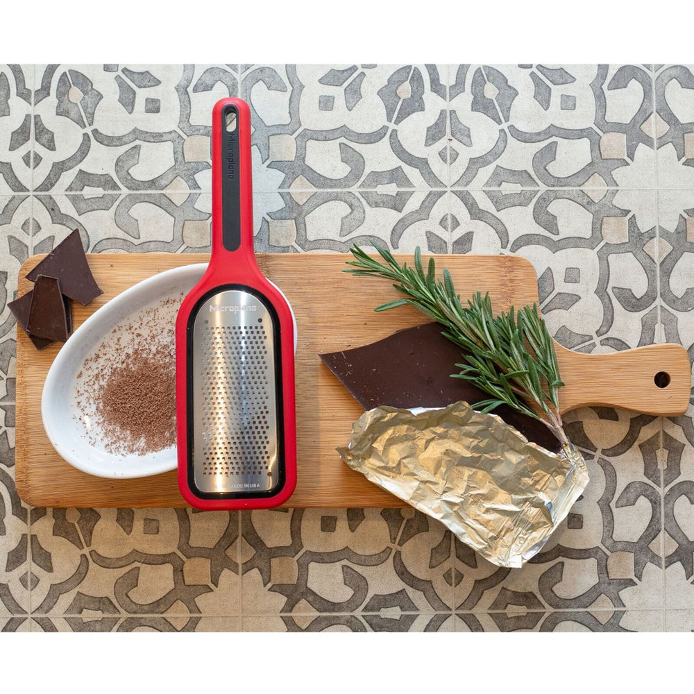 15222-microplane-select-series-18cm-fine-grater-stainless-steel-zester-red