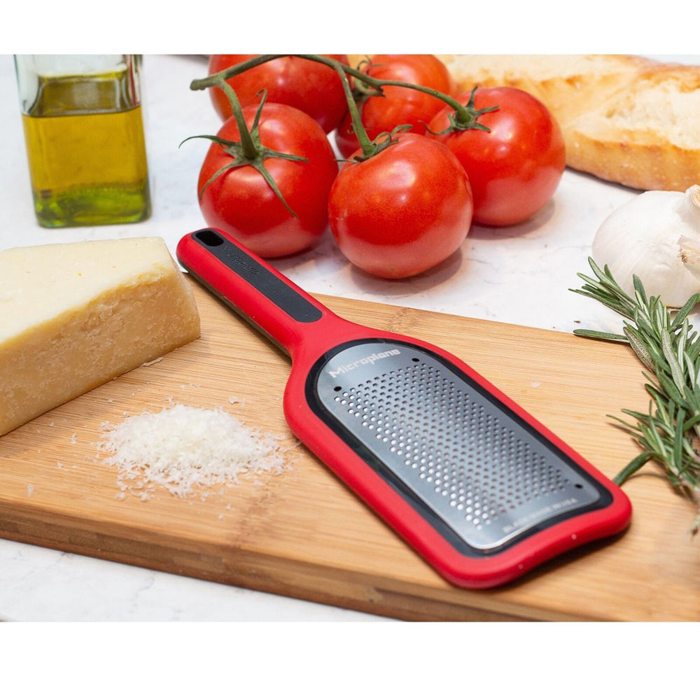15222-microplane-select-series-18cm-fine-grater-stainless-steel-zester-red