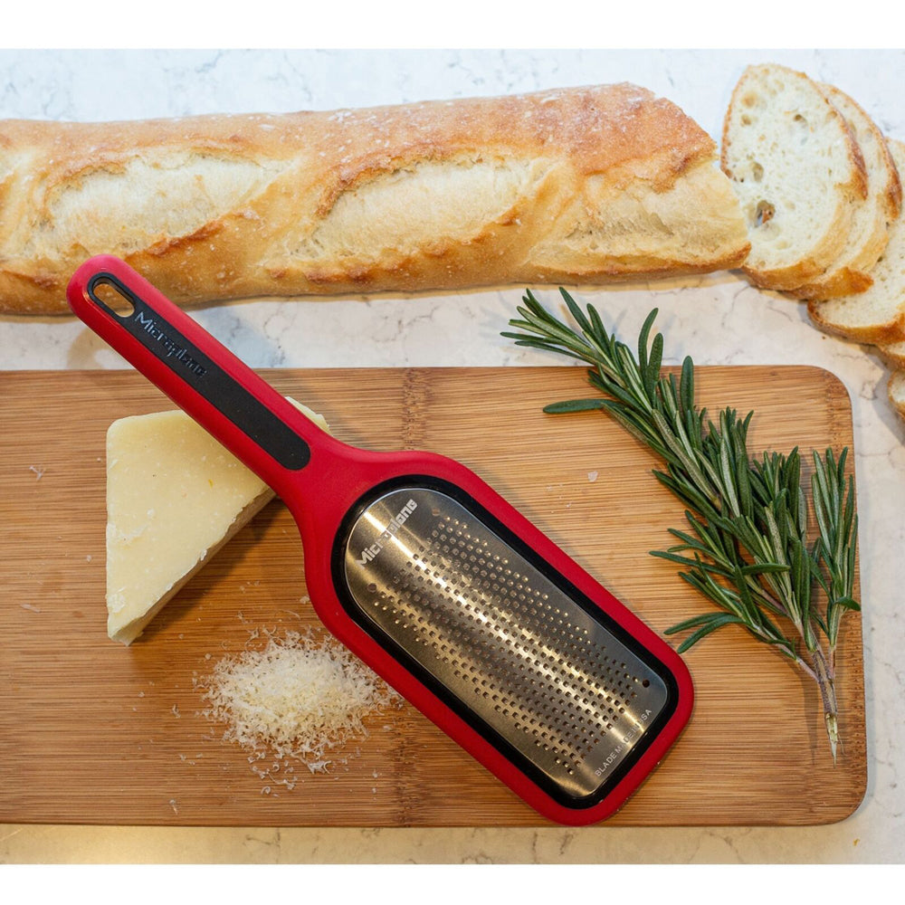 15222-microplane-select-series-18cm-fine-grater-stainless-steel-zester-red